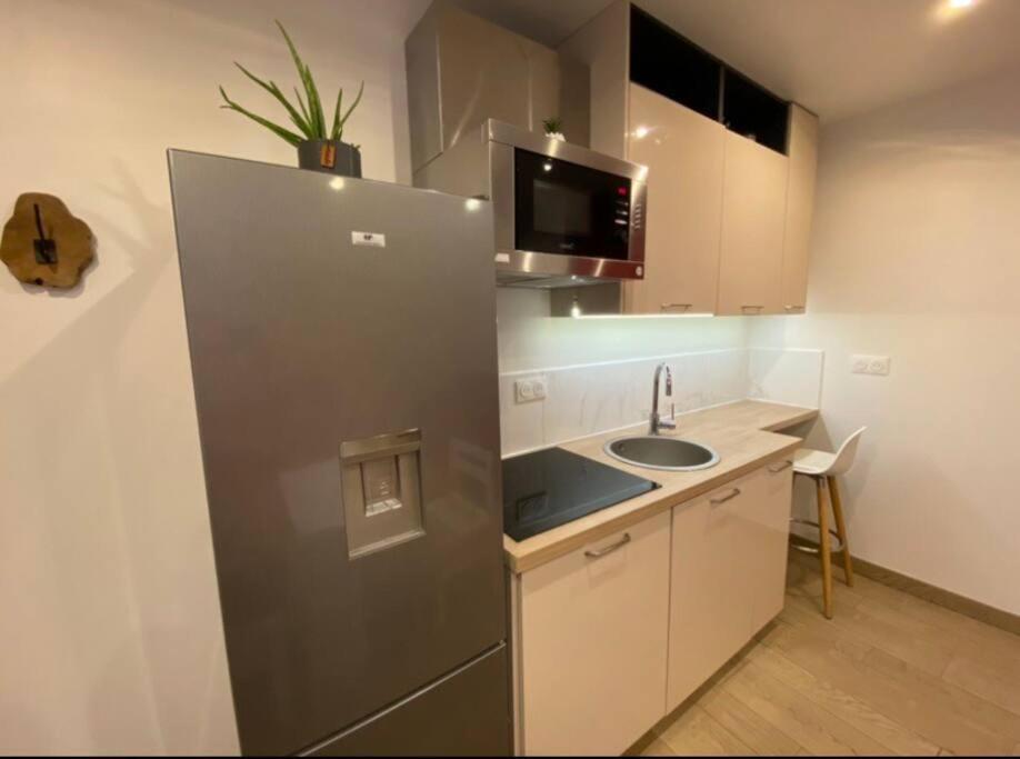 Appartement Avec Terrasse แก็งแปร์ ภายนอก รูปภาพ